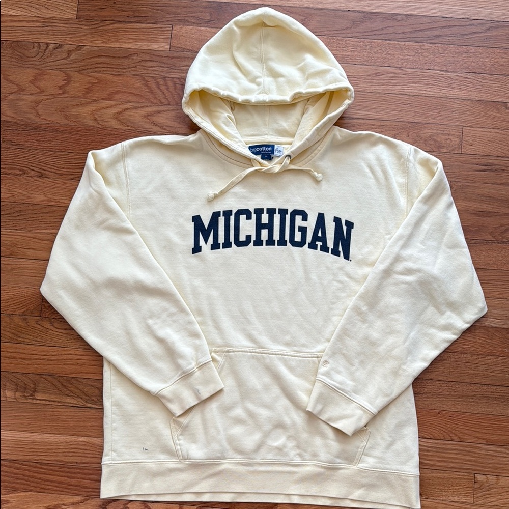 Michigan butter yellow College Sweatshirt